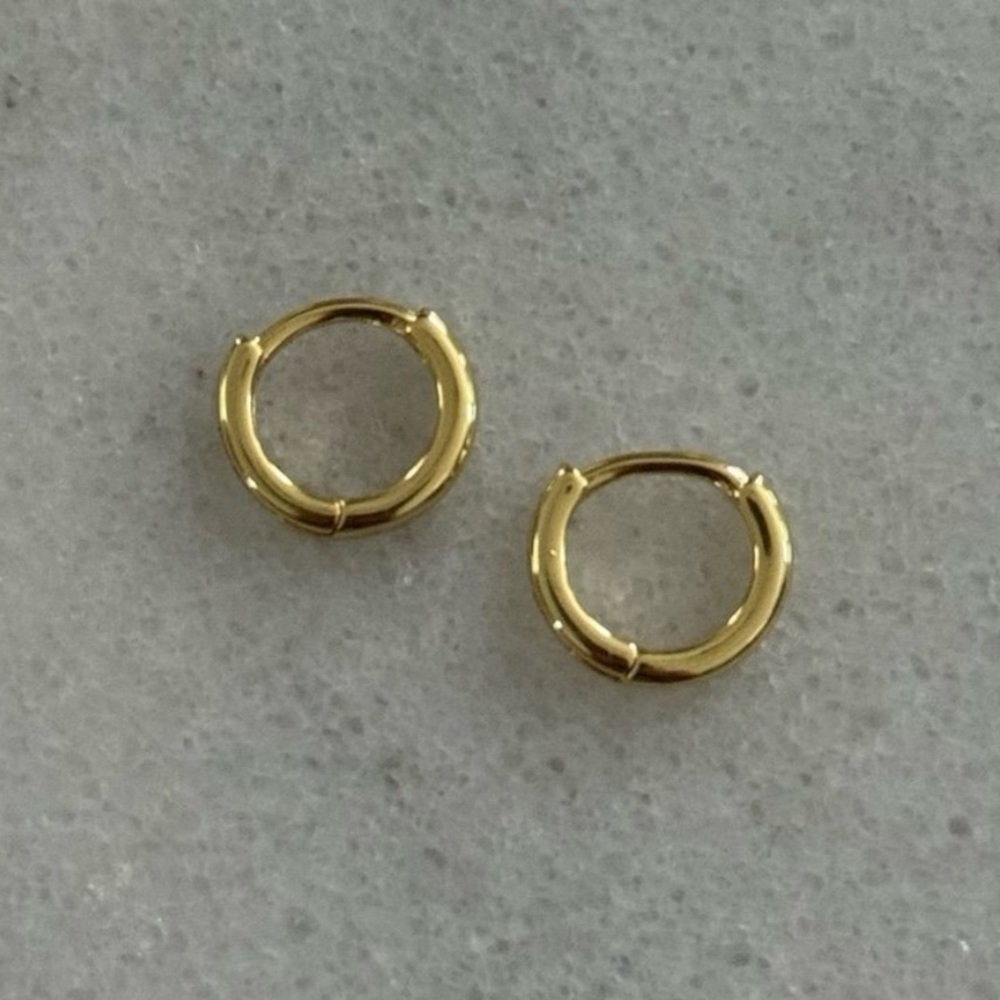 COPY - Gold Solid Huggie Hoop Small Mini Earrings 

Brand New - Picture 2 of 4